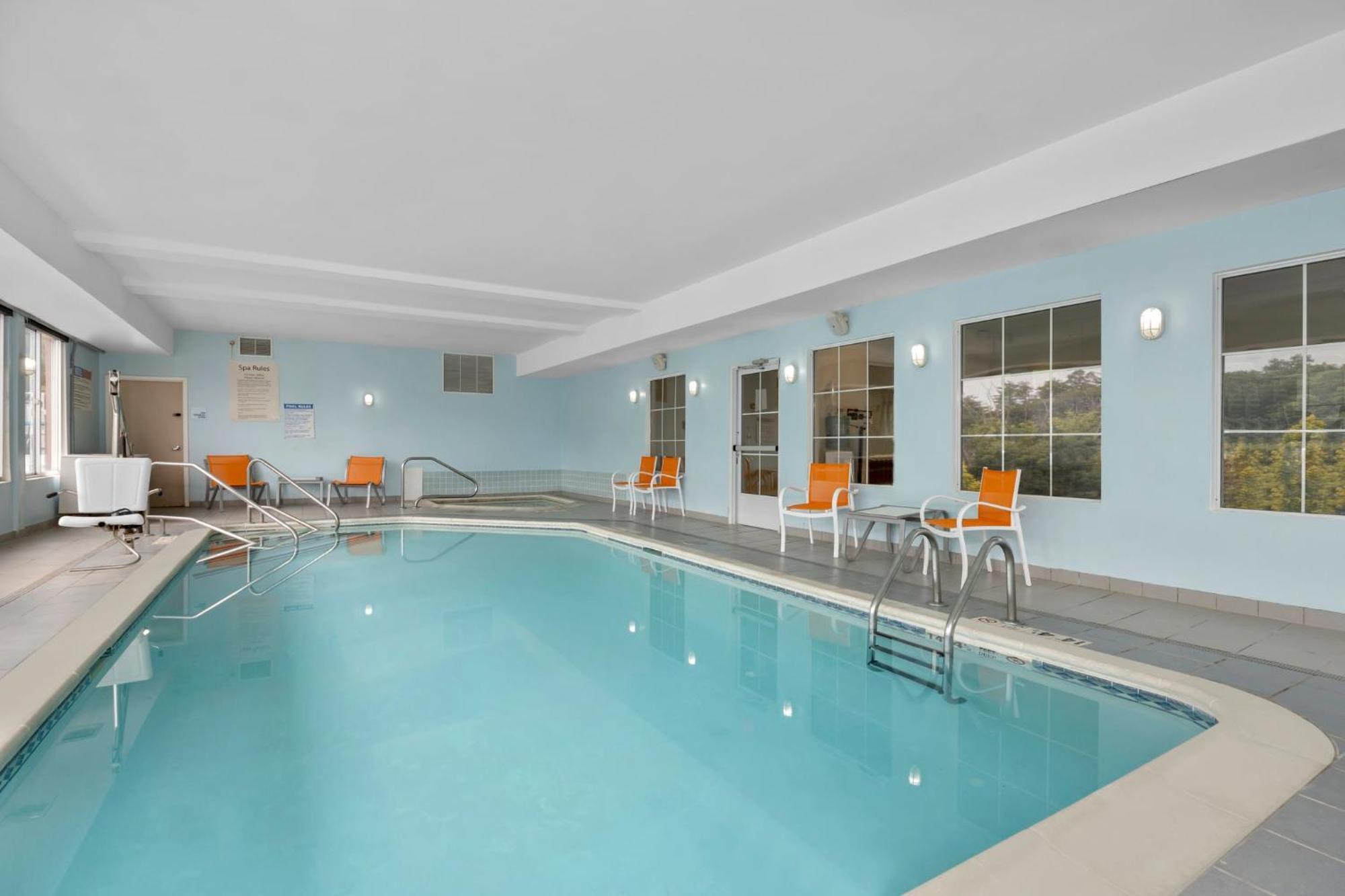 Express & By Ihg Hotel 3*