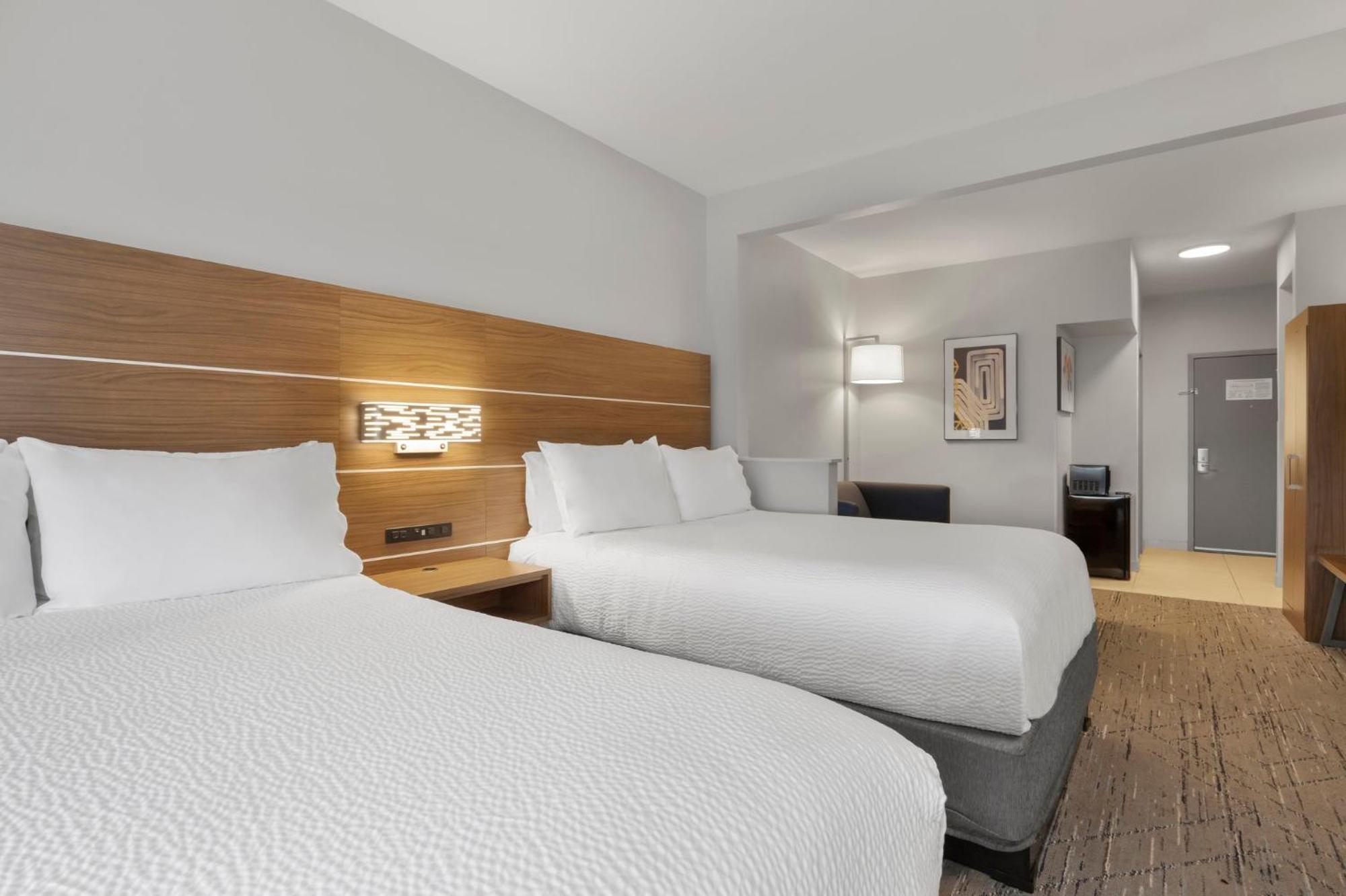 Hotel Express & By Ihg