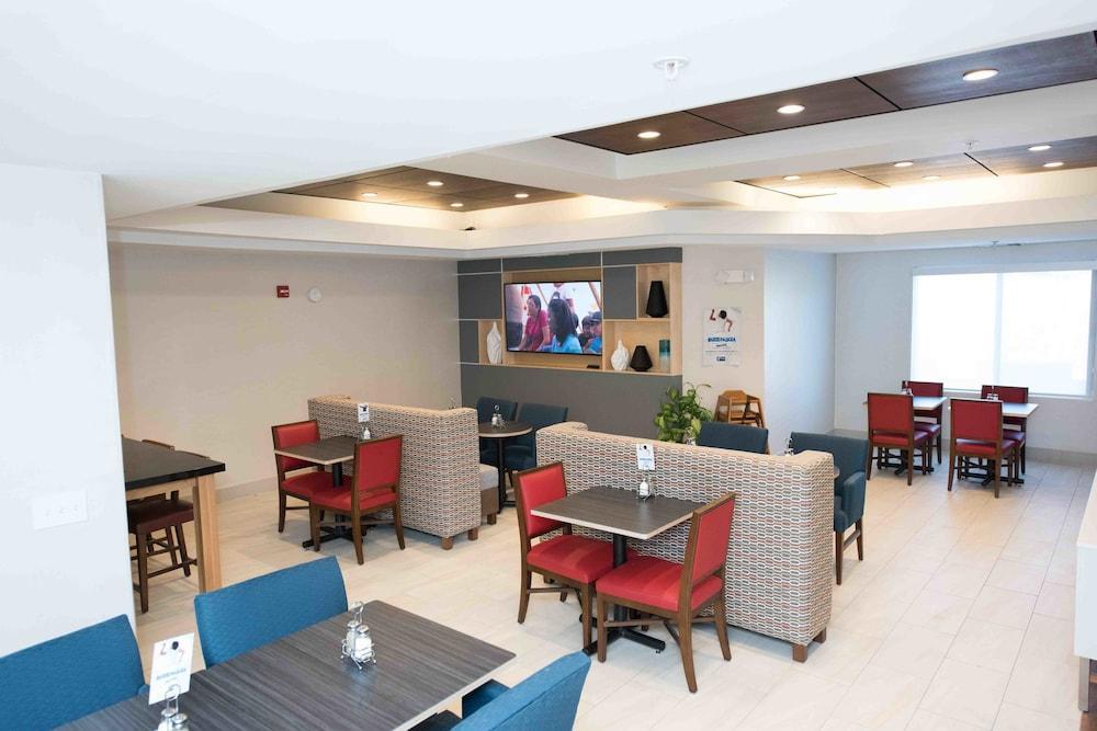 Express & By Ihg Hotel 3*
